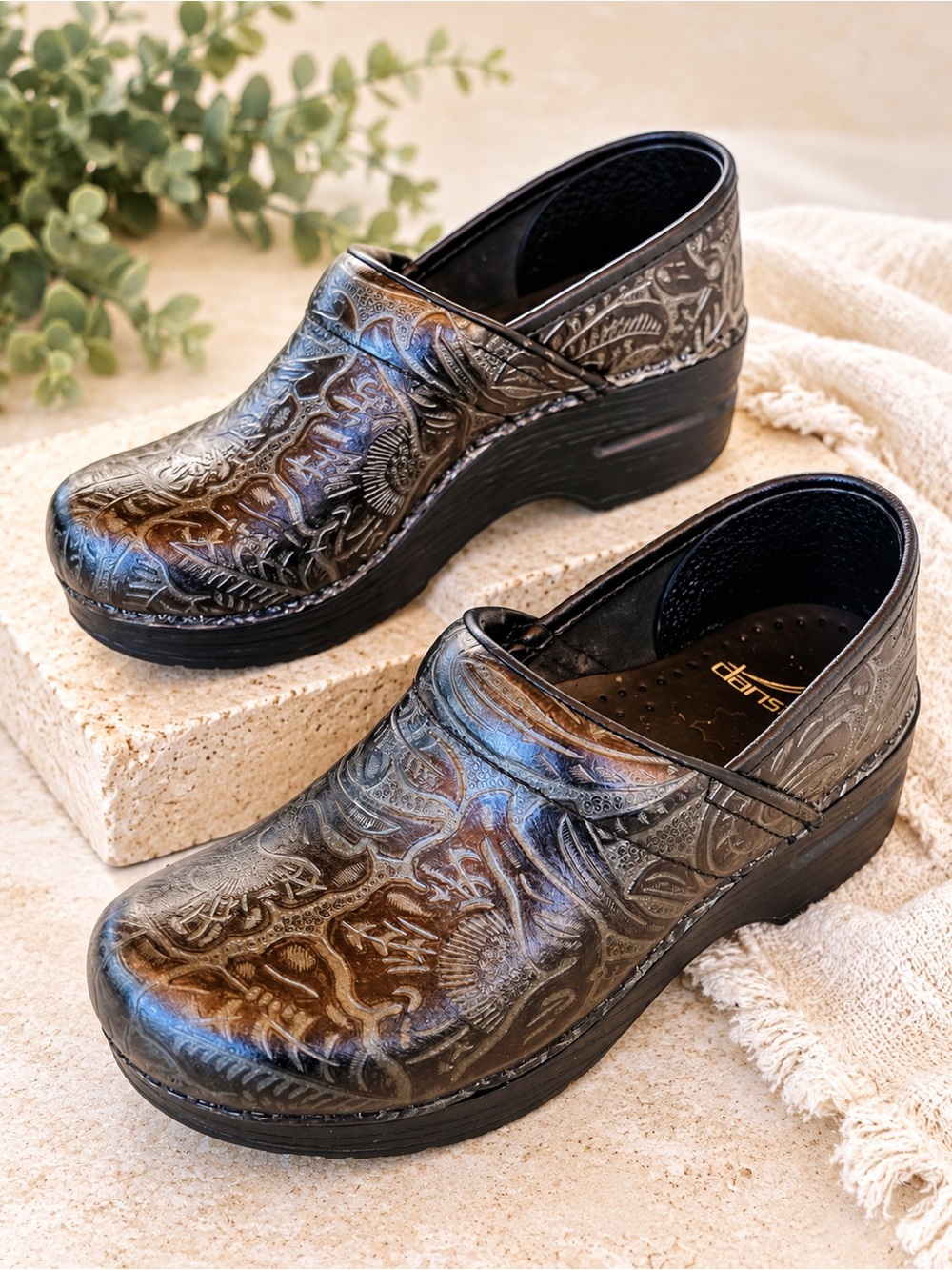 DANSKO PROFESSIONAL CLOG BLACK TOOLED LEATHER SIZE 36 or U.S. 6